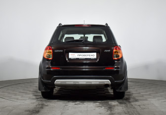 Подержанный автомобиль Suzuki SX4 Hatchback 2013 года (6 фото)