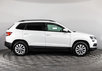 Подержанный автомобиль Skoda Karoq 2021 года (5 фото)