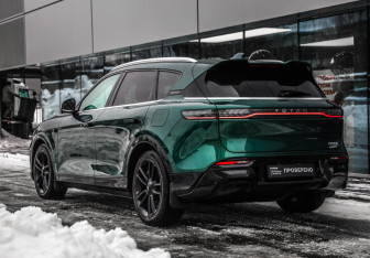 Подержанный автомобиль Voyah Free 2024 года (7 фото)