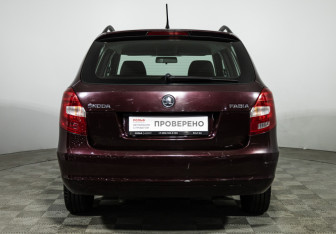 Подержанный автомобиль Skoda Fabia Wagon 2013 года (6 фото)