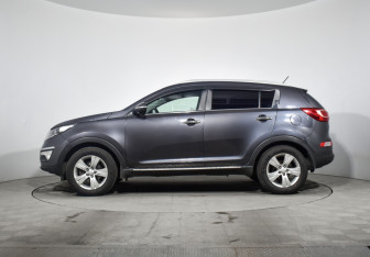 Подержанный автомобиль Kia Sportage 2011 года (8 фото)