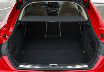 Подержанный автомобиль Audi A5 Liftback 2022 года (37 фото)