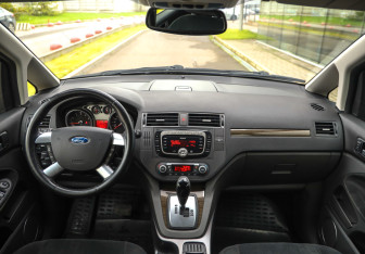 Подержанный автомобиль Ford C-MAX 2008 года (11 фото)