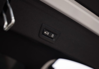 Подержанный автомобиль BMW X6 2021 года (38 фото)