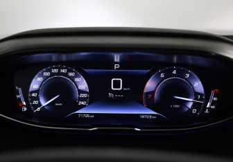 Подержанный автомобиль Peugeot 3008 2020 года (11 фото)