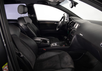 Подержанный автомобиль Audi Q7 2008 года (12 фото)