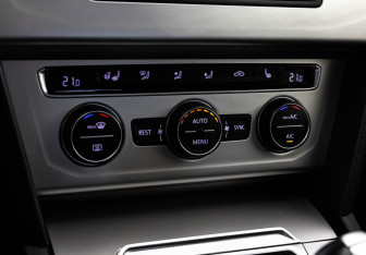 Подержанный автомобиль Volkswagen Passat Sedan 2016 года (20 фото)