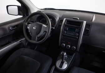 Подержанный автомобиль Nissan X-Trail 2013 года (7 фото)