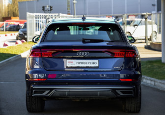 Подержанный автомобиль Audi Q8 2019 года (6 фото)