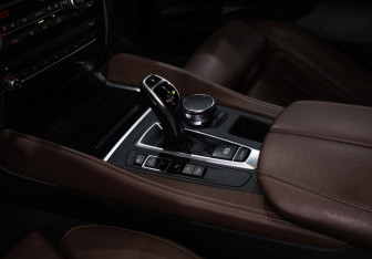 Подержанный автомобиль BMW X6 2017 года (26 фото)