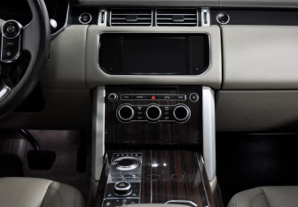 Подержанный автомобиль Land Rover Range Rover 2013 года (14 фото)