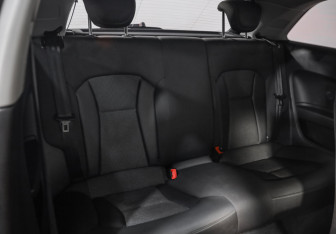 Подержанный автомобиль Audi A1 2012 года (21 фото)