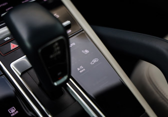 Подержанный автомобиль Porsche Cayenne 2019 года (24 фото)