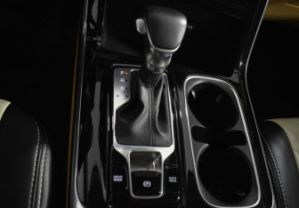 Подержанный автомобиль Kia Carnival 2021 года (18 фото)