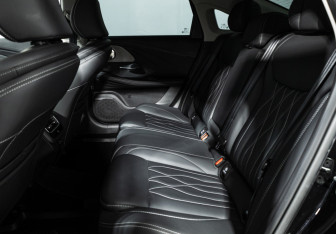 Подержанный автомобиль Chery Arrizo 8 2024 года (10 фото)