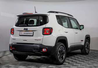 Подержанный автомобиль Jeep Grand Cherokee 2011 года (5 фото)