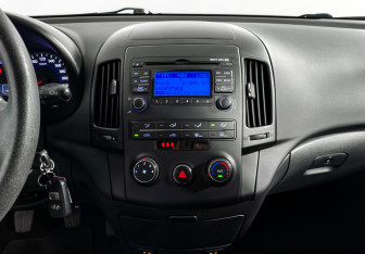 Подержанный автомобиль Hyundai i30 Hatchback 2011 года (16 фото)
