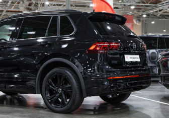 Подержанный автомобиль Volkswagen Tiguan 2021 года (10 фото)