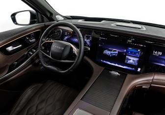 Подержанный автомобиль Exeed VX 2023 года (14 фото)