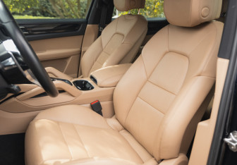 Подержанный автомобиль Porsche Cayenne 2018 года (15 фото)