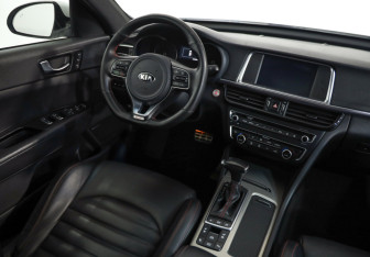 Подержанный автомобиль Kia Optima Sedan 2017 года (10 фото)