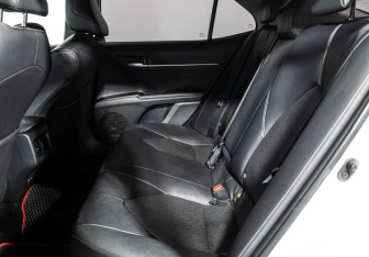 Подержанный автомобиль Toyota Camry Sedan 2021 года (10 фото)