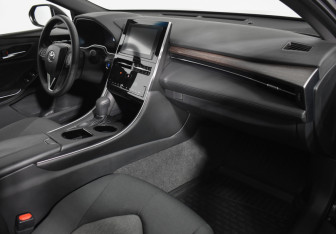 Подержанный автомобиль Toyota Avalon 2022 года (12 фото)