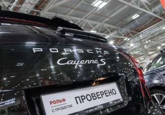 Подержанный автомобиль Porsche Cayenne 2007 года (10 фото)
