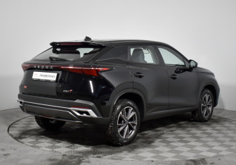 Подержанный автомобиль Omoda C5 2024 года (5 фото)