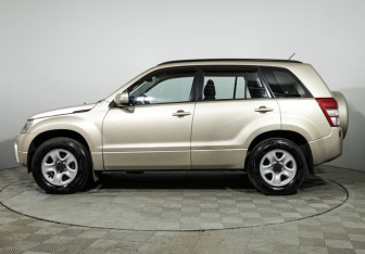 Подержанный автомобиль Suzuki Grand Vitara 2008 года (8 фото)