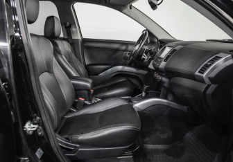Подержанный автомобиль Mitsubishi Outlander 2012 года (18 фото)