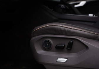 Подержанный автомобиль Volkswagen Touareg 2019 года (28 фото)