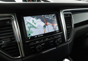 Подержанный автомобиль Porsche Macan 2015 года (16 фото)