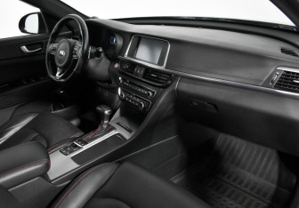 Подержанный автомобиль Kia Optima Sedan 2016 года (14 фото)