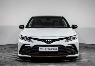 Подержанный автомобиль Toyota Camry Sedan 2021 года (2 фото)