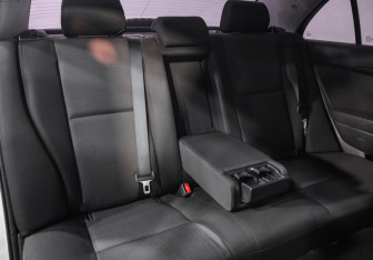 Подержанный автомобиль Toyota Avensis Sedan 2008 года (23 фото)