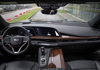 Подержанный автомобиль Cadillac Escalade Suv 2021 года (10 фото)