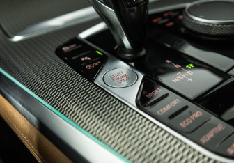 Подержанный автомобиль BMW X5 2019 года (21 фото)