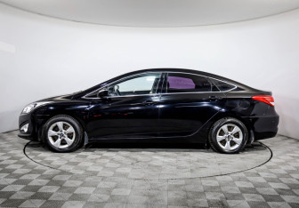 Подержанный автомобиль Hyundai i40 Sedan 2013 года (8 фото)