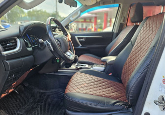 Подержанный автомобиль Toyota Fortuner 2017 года (7 фото)
