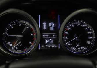Подержанный автомобиль Toyota Land Cruiser Prado 2014 года (12 фото)