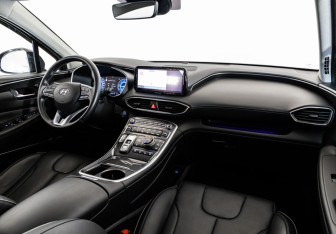 Подержанный автомобиль Hyundai Santa Fe 2022 года (11 фото)