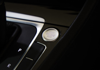 Подержанный автомобиль Volkswagen Golf Hatchback 2017 года (18 фото)