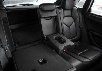 Подержанный автомобиль Porsche Macan 2016 года (35 фото)