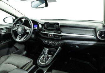 Подержанный автомобиль Kia Cerato Sedan 2019 года (9 фото)