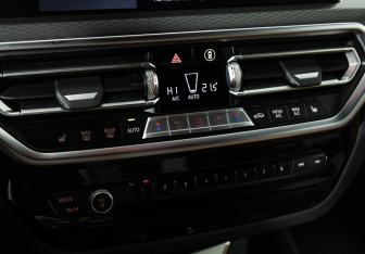 Подержанный автомобиль BMW X3 2021 года (19 фото)