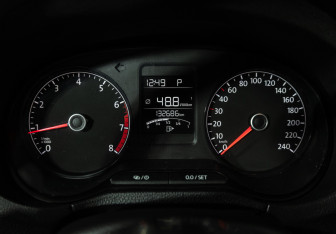 Подержанный автомобиль Volkswagen Polo Sedan 2018 года (12 фото)