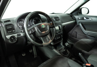 Подержанный автомобиль Skoda Yeti 2010 года (11 фото)