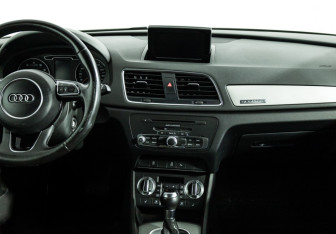 Подержанный автомобиль Audi Q3 2012 года (14 фото)