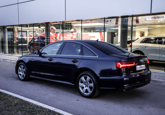 Подержанный автомобиль Audi A6 Sedan 2015 года (6 фото)